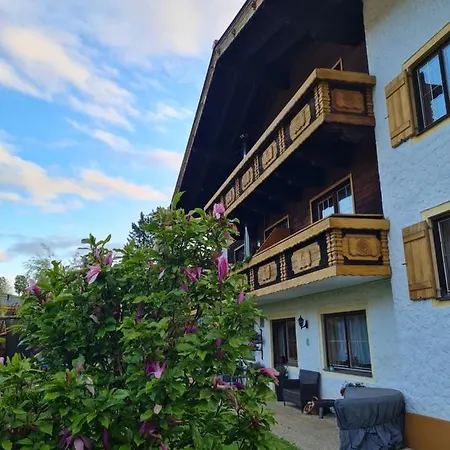 Gaestehaus Gamsblick Homestay *