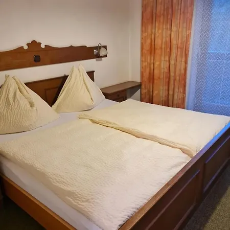 Gaestehaus Gamsblick Homestay *